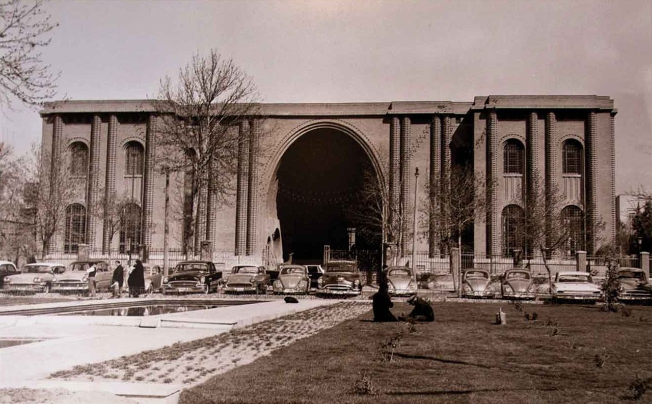تهران، نمای بیرونی موزه ایران باستان