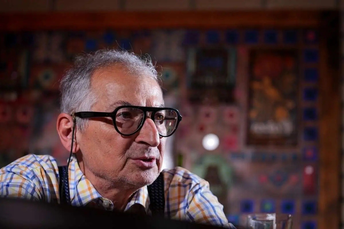 صادق زیباکلام